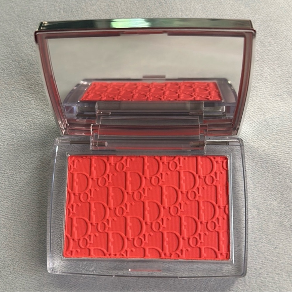 🎨 DIOR | ROSY GLOW POWDER BLUSH - Picture 2 of 9